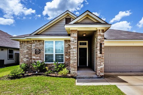 Photo of 104 Laurel Oak Drive, Huntsville, TX 77320 (MLS # 46008258)