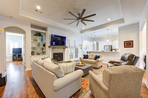 Photo of 2006 Lynn Street, El Campo, TX 77437 (MLS # 47757571)