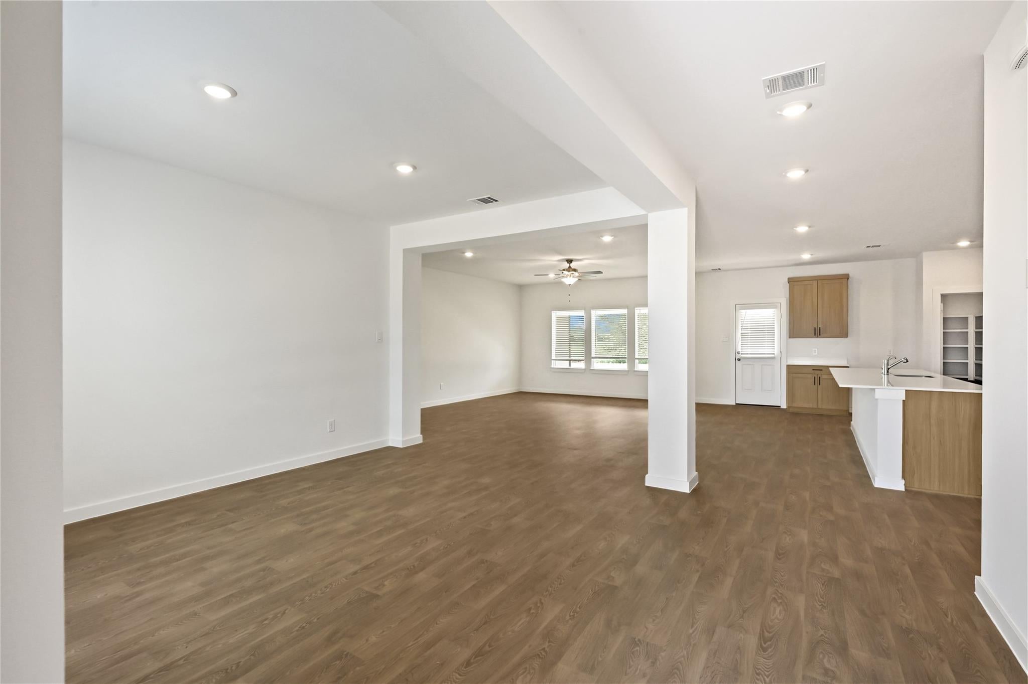 6611 Kingfisher Lane