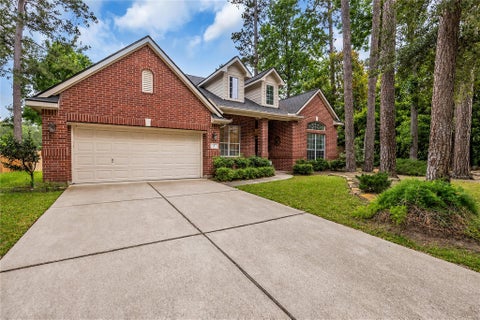 Photo of 2 Clarewood Court, Conroe, TX 77385 (MLS # 53113738)