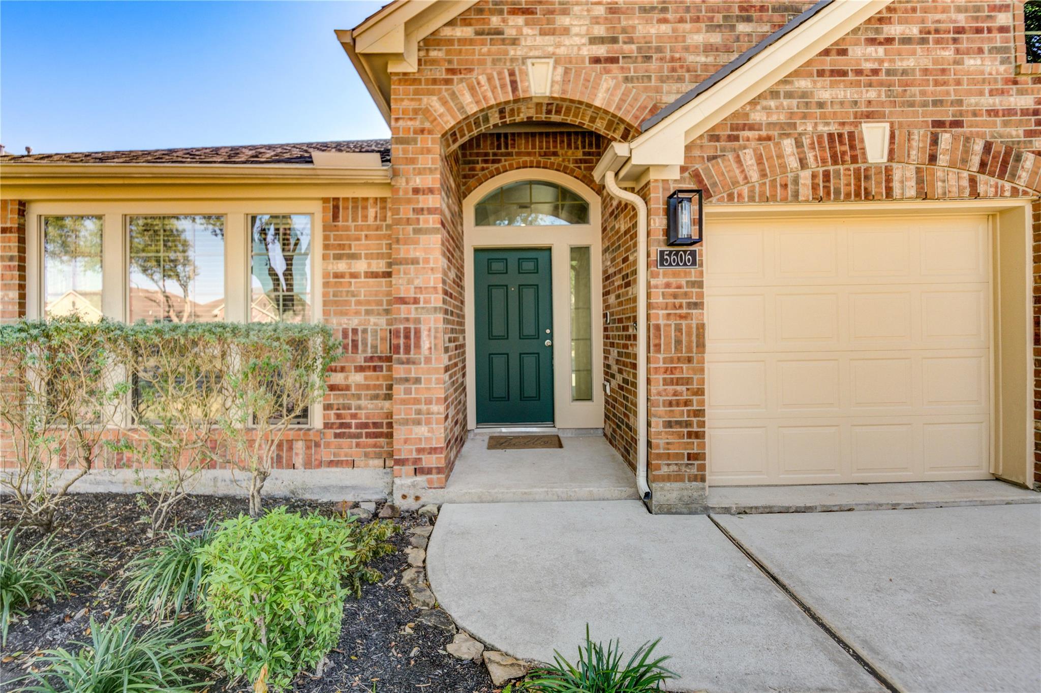 5606 Walnut Glen Lane