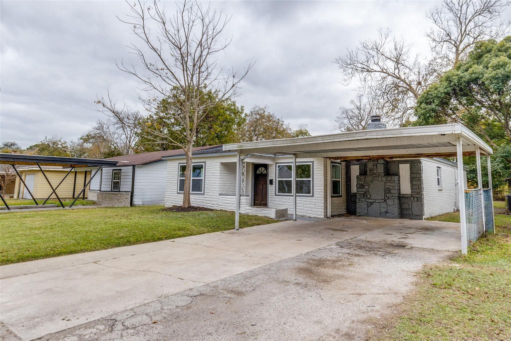 Photo of 2545 Jackson Street, La Marque, TX 77568 (MLS # 97012313)