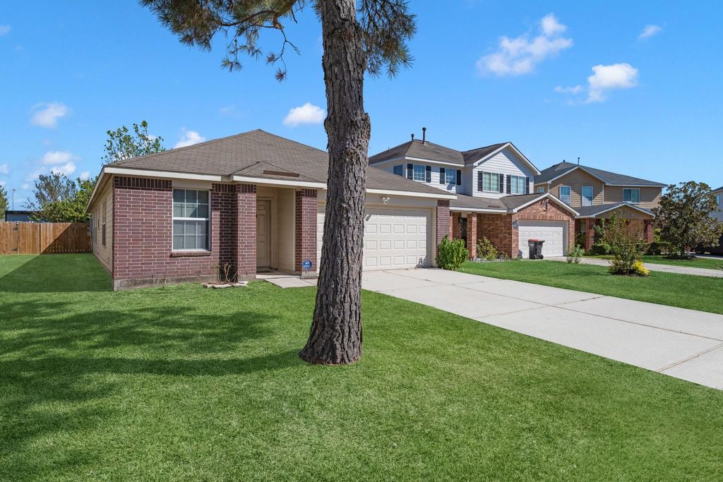 Photo of 16810 Perryton Lane, Houston, TX 77073 (MLS # 52747412)