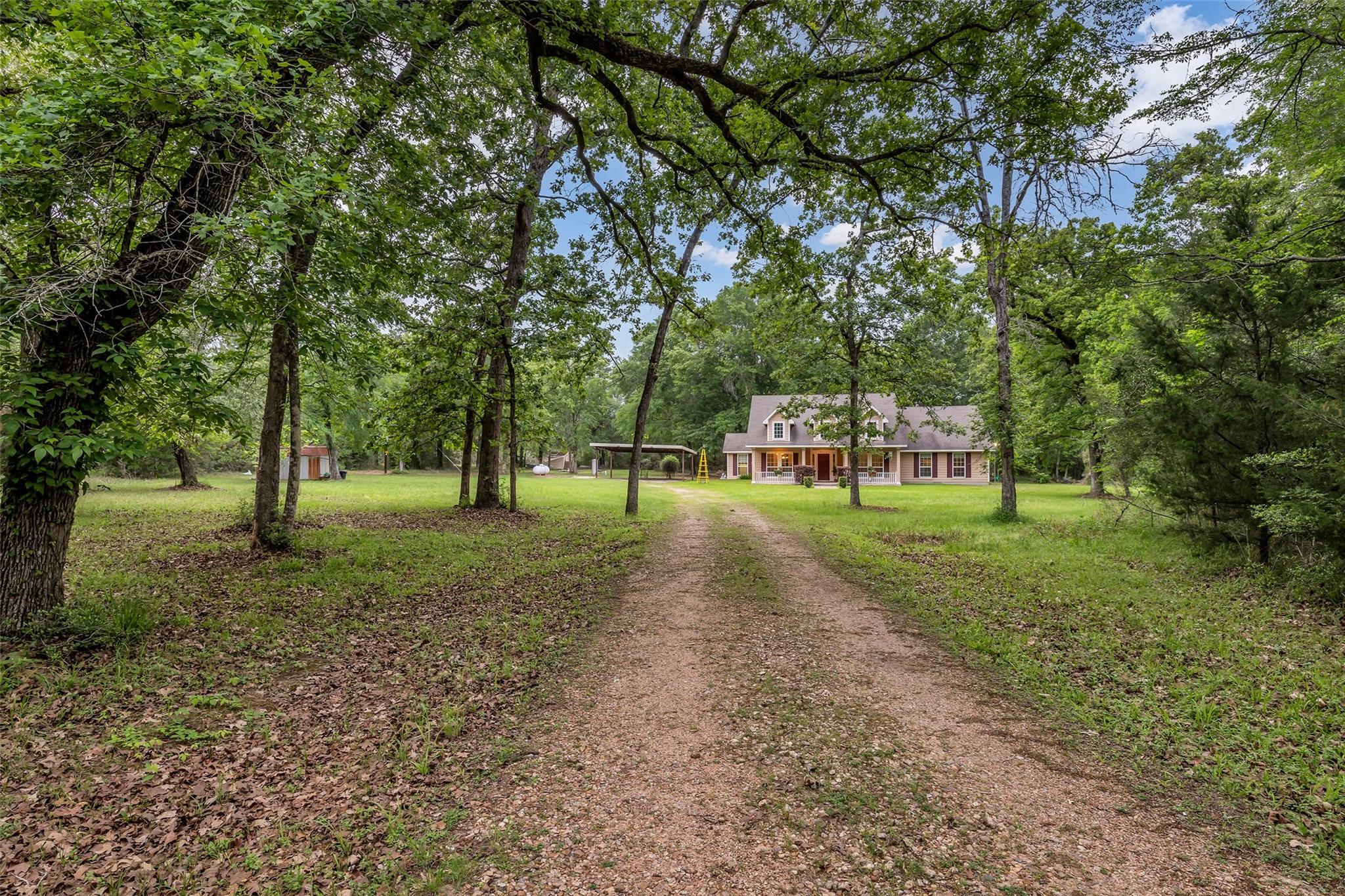 27527 Tepee Trail