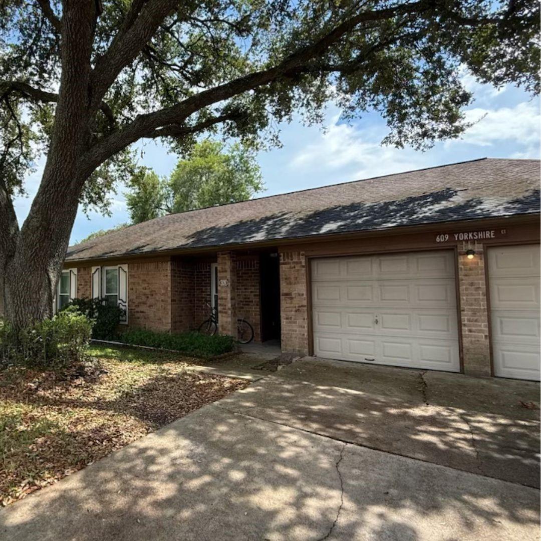 609 Yorkshire Court