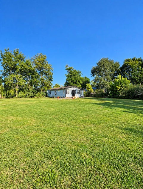 Photo of 205 Joy Drive, Angleton, TX 77515 (MLS # 23370215)