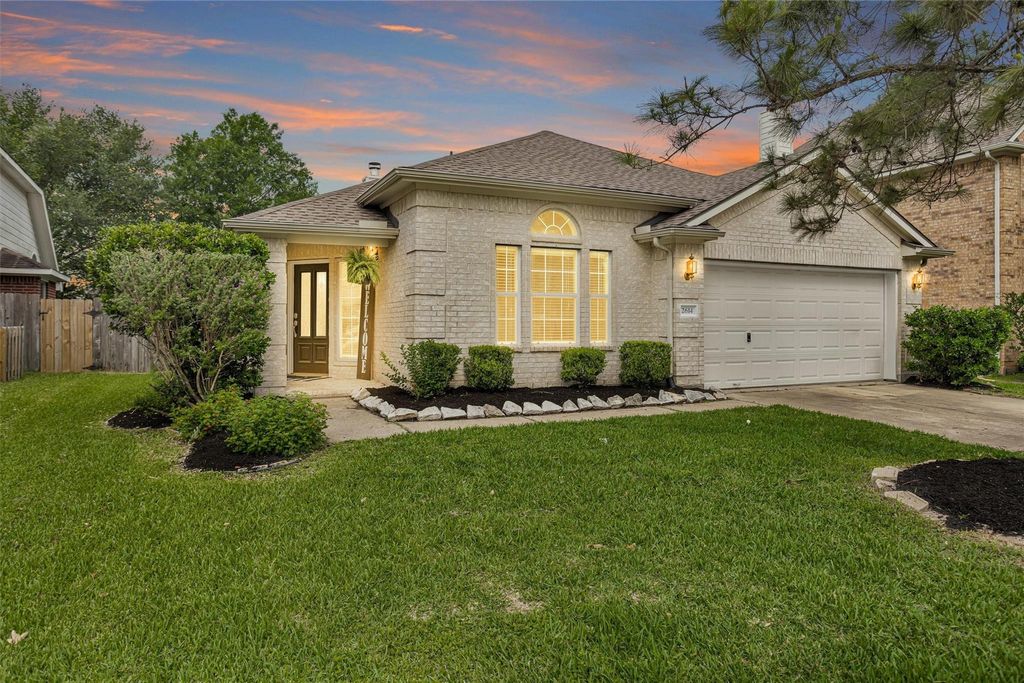 Photo of 2614 Easton Springs Court, Pearland, TX 77584 (MLS # 3117906)