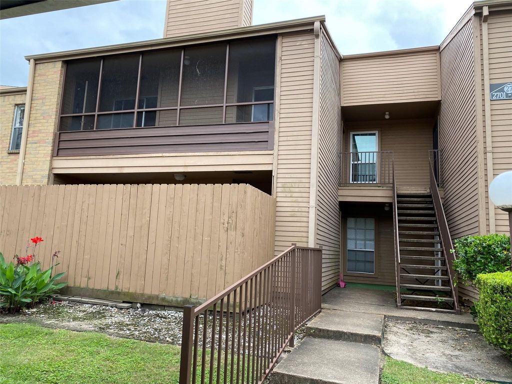 Photo of 10555 Turtlewood Court #2703, Houston, TX 77072 (MLS # 64783098)