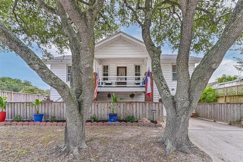 Photo of 2425 51st Street, Galveston, TX 77551 (MLS # 53413245) Photo of 2425 51st Street, Galveston, TX 77551 (MLS # 53413245)