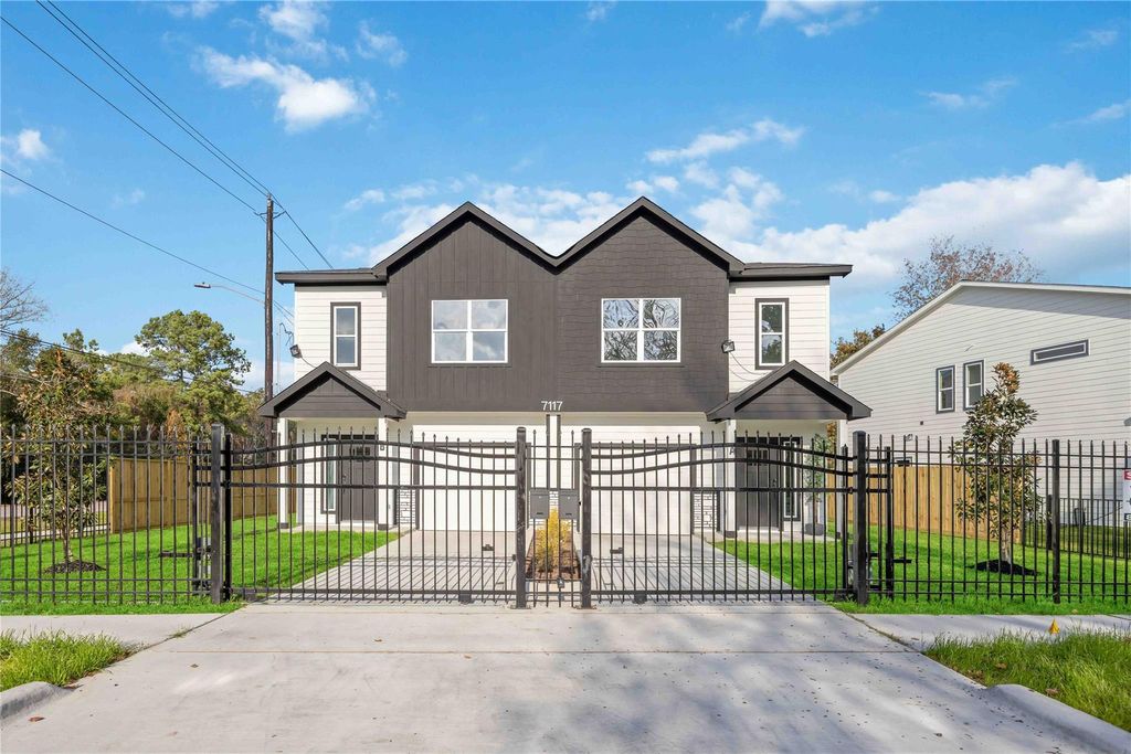 Photo of 7117 Springdale Street #A/B, Houston, TX 77028 (MLS # 62688834)