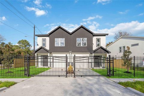 7117 Springdale Street A/B Houston TX 77028