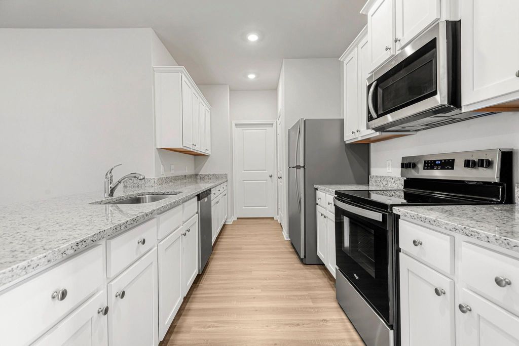Photo of 6414 Winter Elm Street, Houston, TX 77048 (MLS # 33620683)