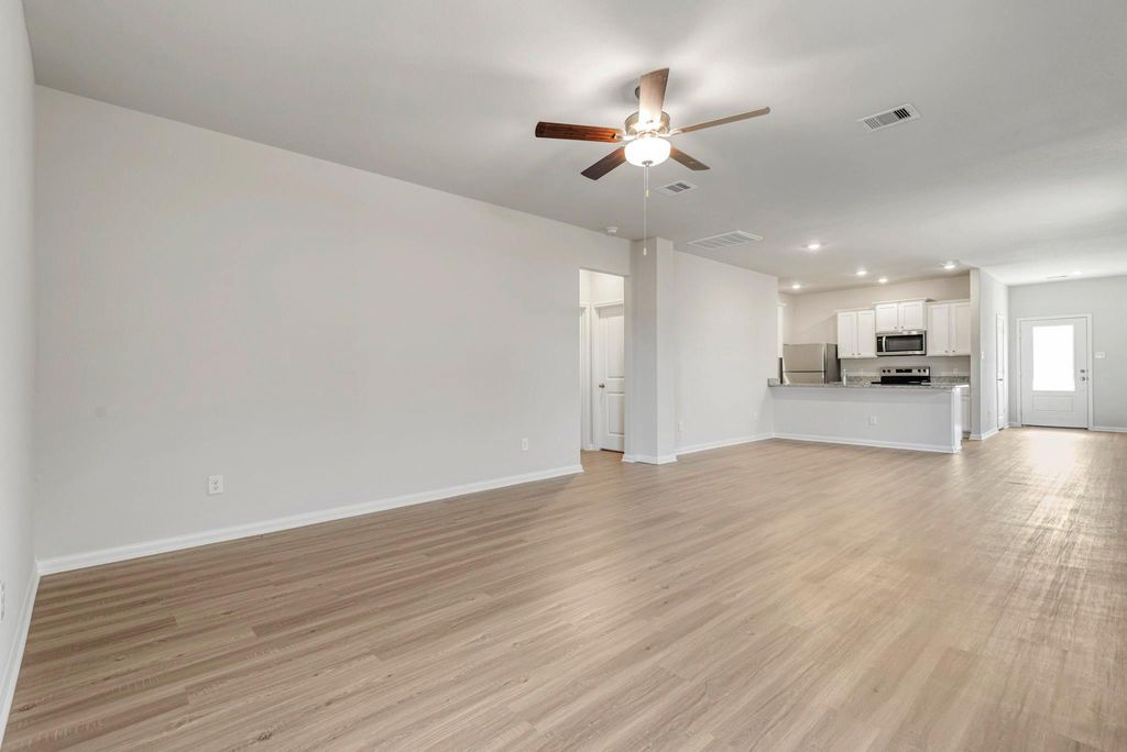 Photo of 6414 Winter Elm Street, Houston, TX 77048 (MLS # 33620683)
