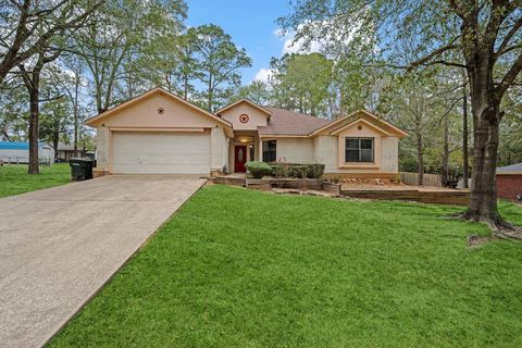 Photo of 3309 Thornwood Way, Huntsville, TX 77340 (MLS # 33482674)