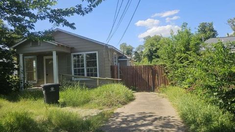 Photo of 2301 Caplin Street, Houston, TX 77026 (MLS # 80424843)