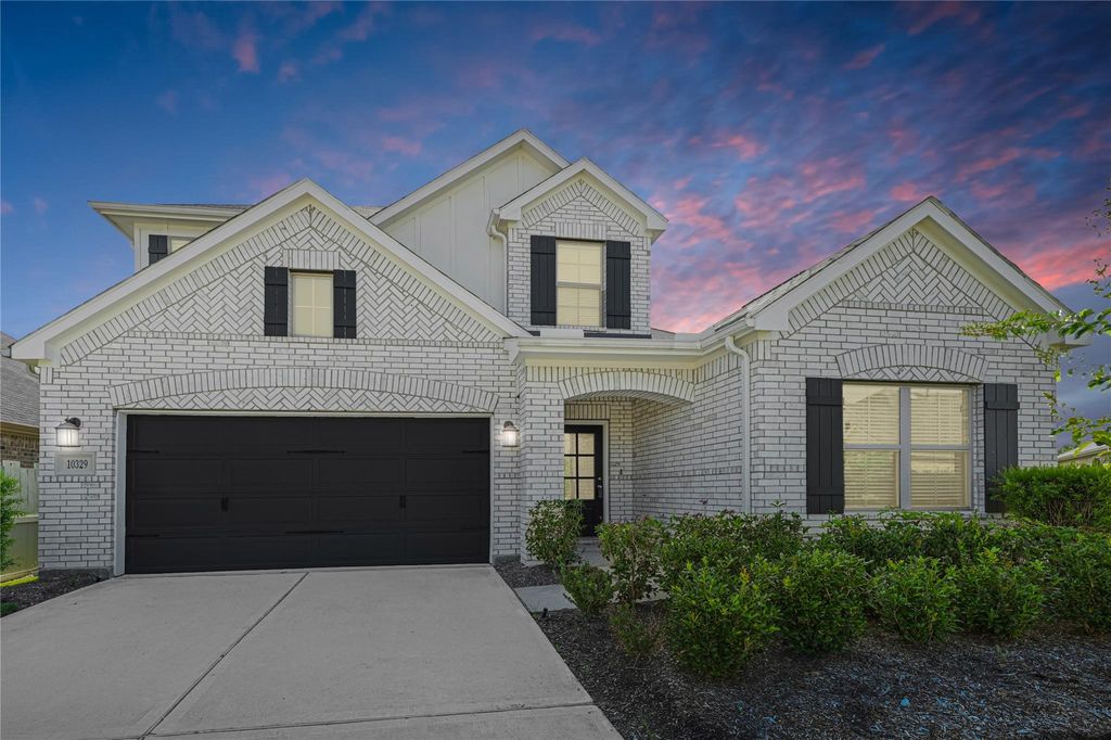 Photo of 10329 S Goshawk Trail, Conroe, TX 77385 (MLS # 82159857)