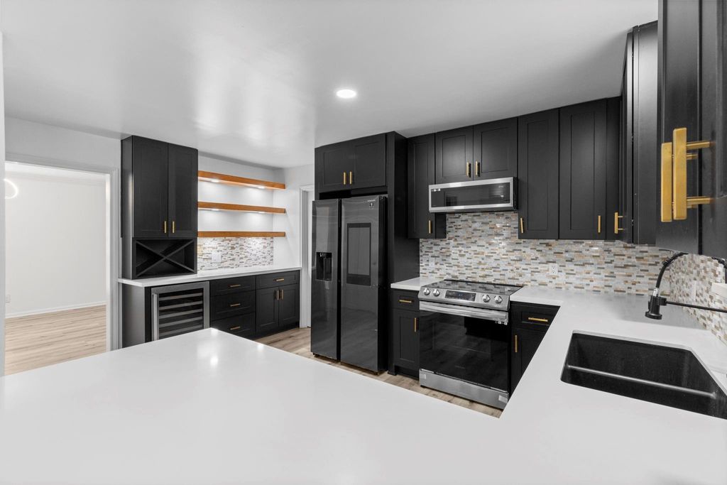 Photo of 5206 Lodge Creek Dr Drive, Houston, TX 77066 (MLS # 76890665)