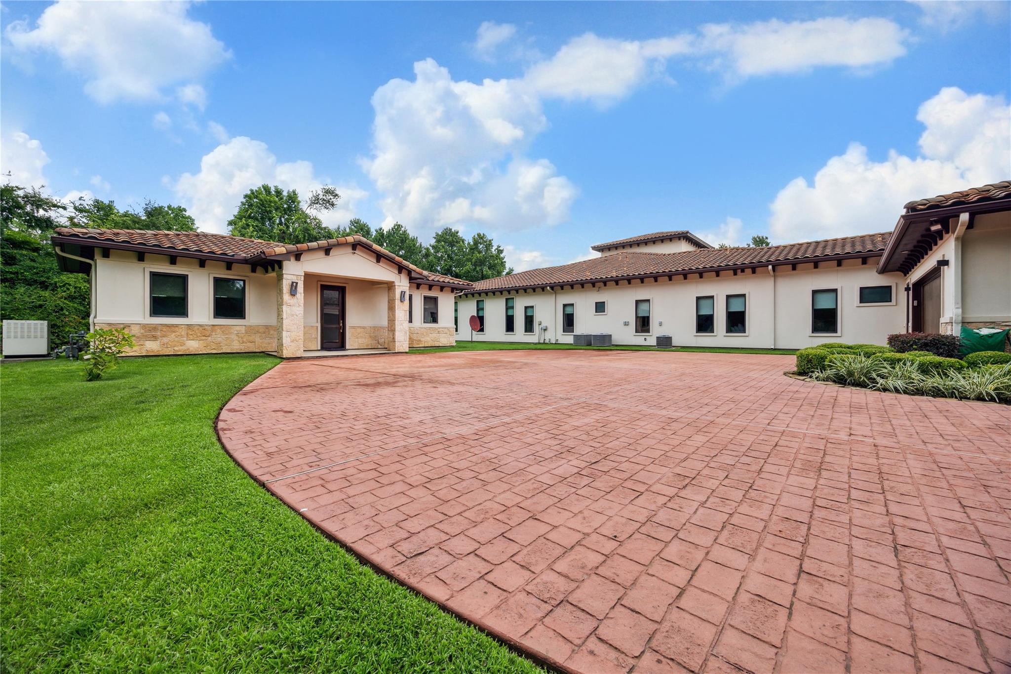 25901 Haven Lake Drive