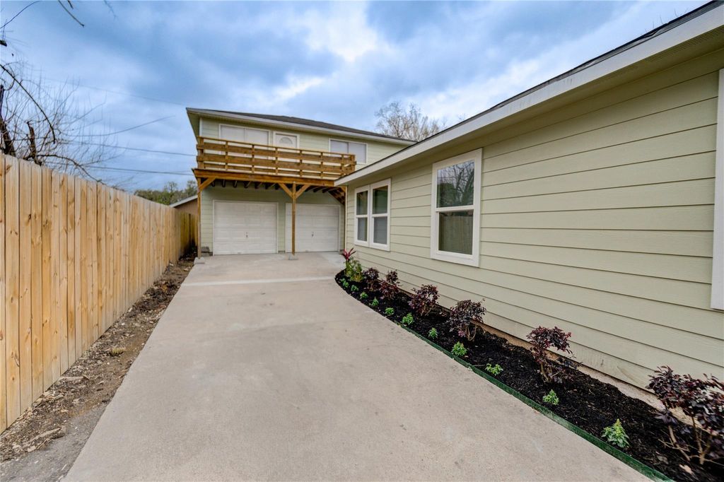 Photo of 6603 Narcissus Street, Houston, TX 77087 (MLS # 80996509)