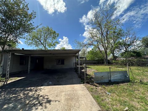 Tiny photo for 12125 Palmbeach Street, Houston, TX 77034 (MLS # 29734563)