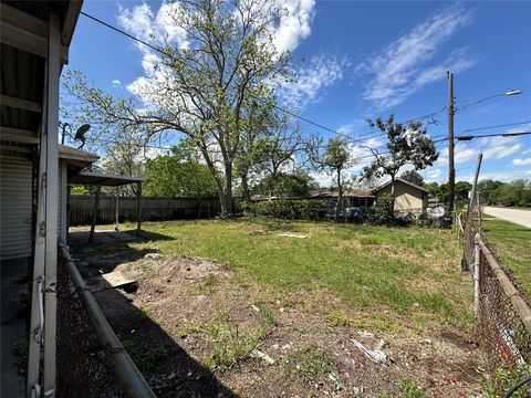 Tiny photo for 12125 Palmbeach Street, Houston, TX 77034 (MLS # 29734563)