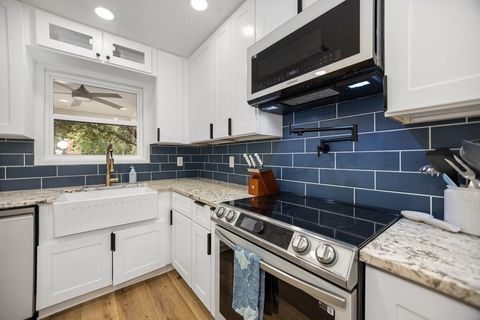 Photo of 304 Hosea Forrest Road Rd, Huntington, TX 75949 (MLS # 45594416)