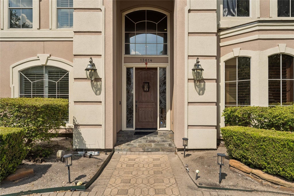 Photo of 13614 Neils Branch Drive, Houston, TX 77077 (MLS # 91879214)