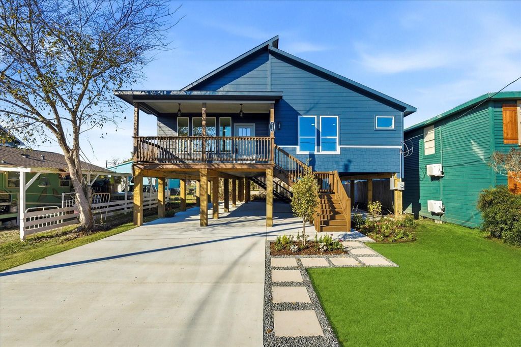 Photo of 214 S Y Street, La Porte, TX 77571 (MLS # 97190589)