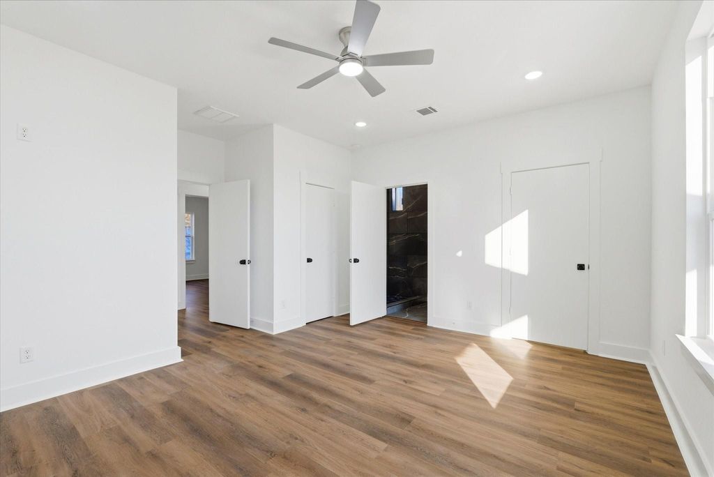 Photo of 214 S Y Street, La Porte, TX 77571 (MLS # 97190589)