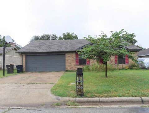 Photo of 2813 Highlawn Terrace, Fort Worth, TX 76133 (MLS # 97409403)