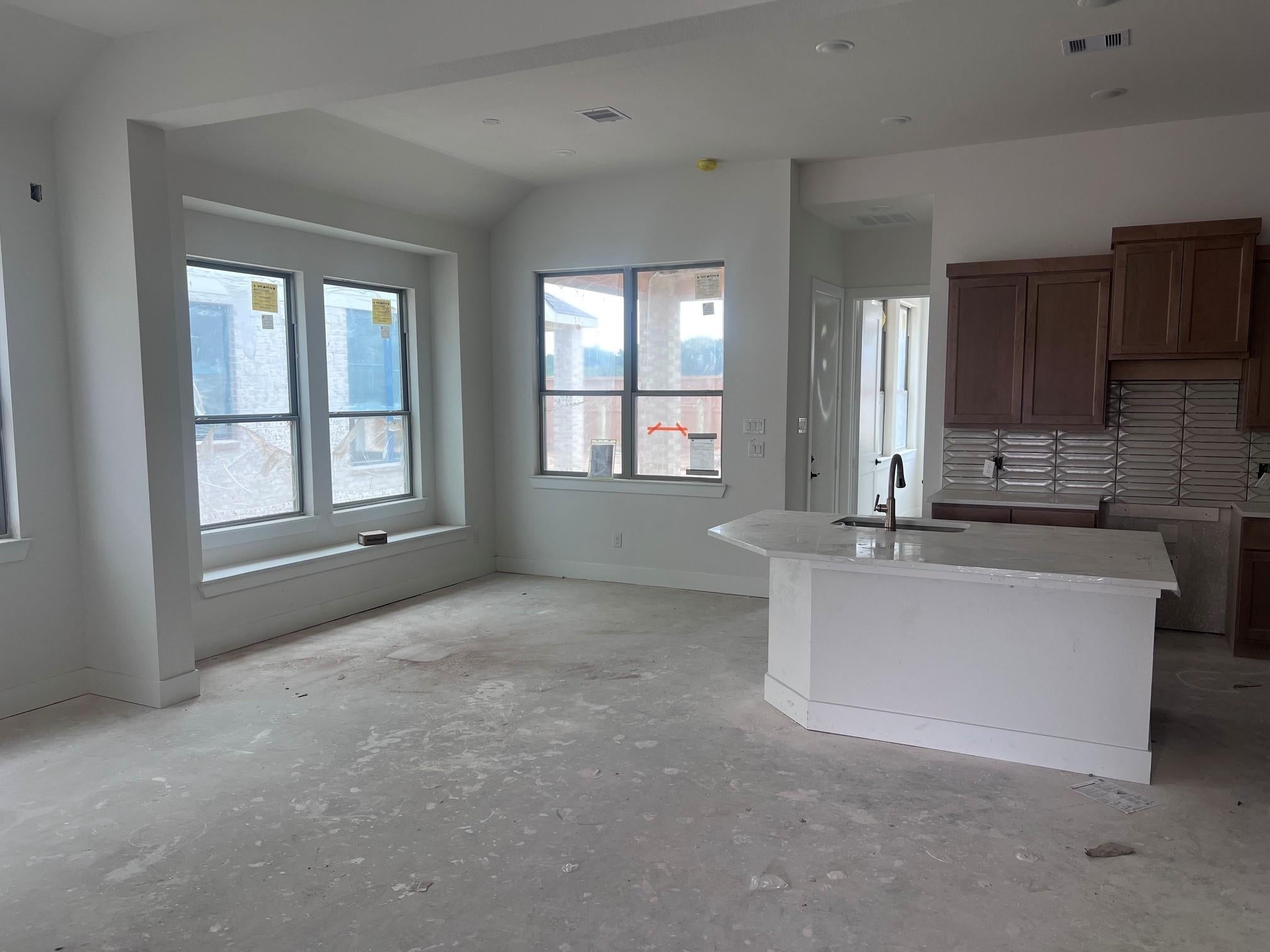 13211 Valley Orchard