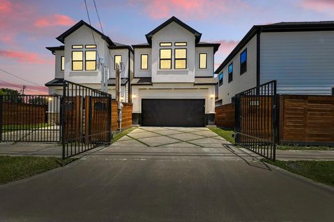 Tiny photo for 5209 Canal Street, Houston, TX 77011 (MLS # 86793847)