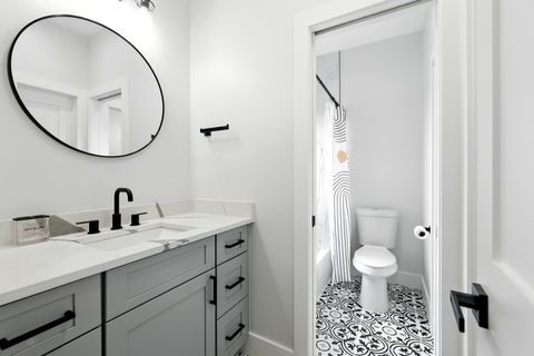 Tiny photo for 5209 Canal Street, Houston, TX 77011 (MLS # 86793847)