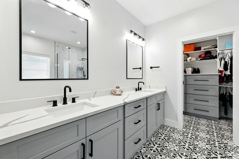 Tiny photo for 5209 Canal Street, Houston, TX 77011 (MLS # 86793847)