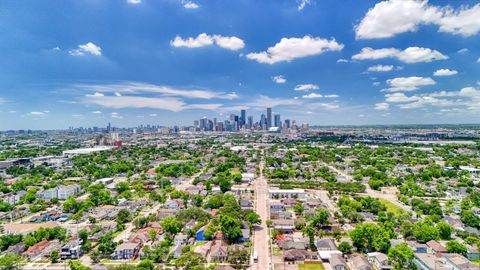 Tiny photo for 5209 Canal Street, Houston, TX 77011 (MLS # 86793847)