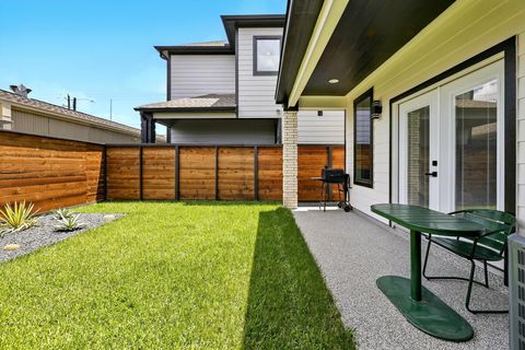 Tiny photo for 5209 Canal Street, Houston, TX 77011 (MLS # 86793847)