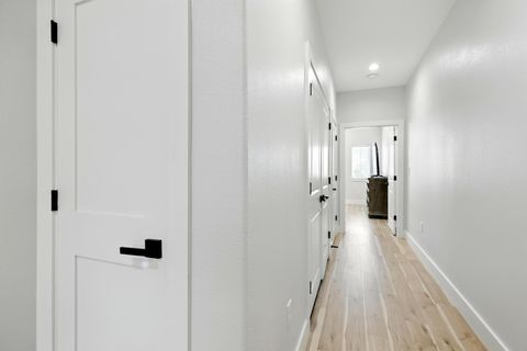 Tiny photo for 5209 Canal Street, Houston, TX 77011 (MLS # 86793847)