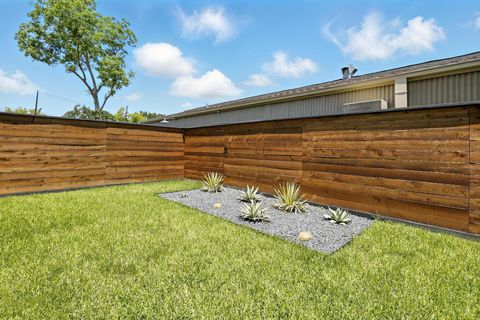 Tiny photo for 5209 Canal Street, Houston, TX 77011 (MLS # 86793847)