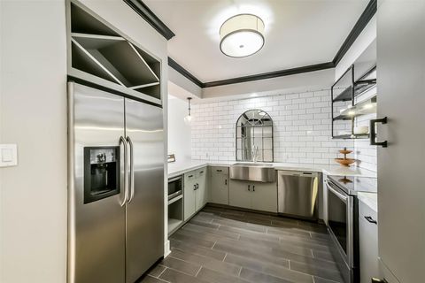 Photo of 15 Greenway Plaza #10B, Houston, TX 77046 (MLS # 33811187)