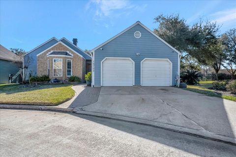 Photo of 16702 Dale Oak Way, Houston, TX 77058 (MLS # 46494341)