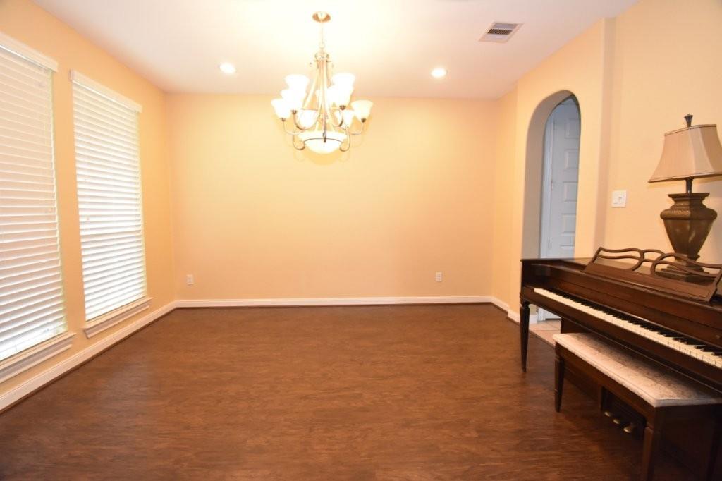10135 Cypress Path