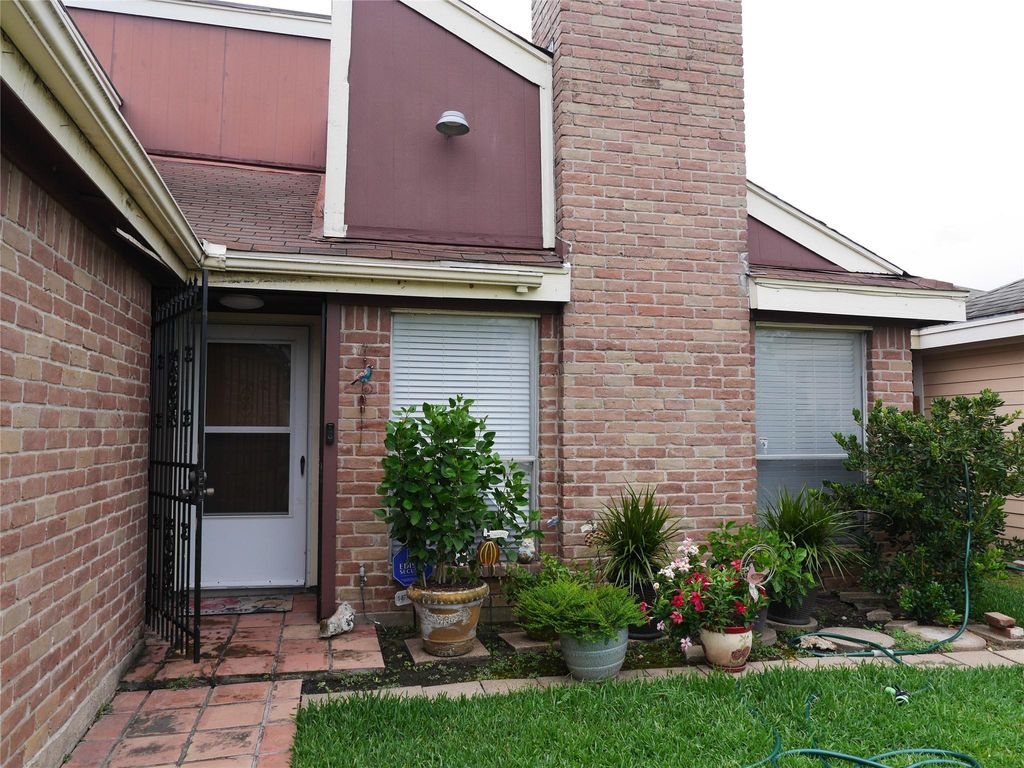 Photo of 11562 Willwood Drive, Houston, TX 77072 (MLS # 95678672)