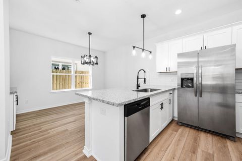 Tiny photo for 2018 Hampton Street #A B, Houston, TX 77088 (MLS # 84579677)