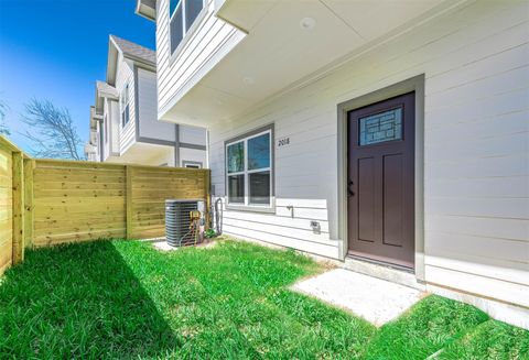 Tiny photo for 2018 Hampton Street #A B, Houston, TX 77088 (MLS # 84579677)