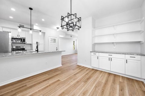 Tiny photo for 2018 Hampton Street #A B, Houston, TX 77088 (MLS # 84579677)