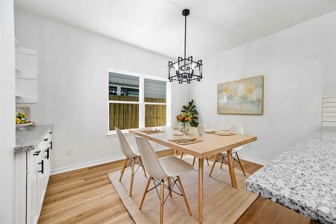 Tiny photo for 2018 Hampton Street #A B, Houston, TX 77088 (MLS # 84579677)