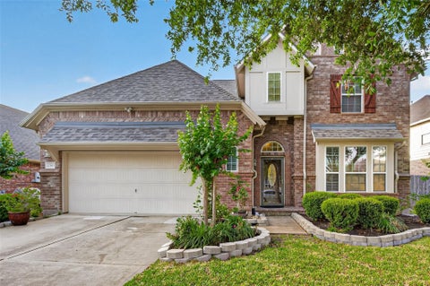 Photo of 12611 Colonial Glen Ct Ct, Pearland, TX 77584 (MLS # 92644493)