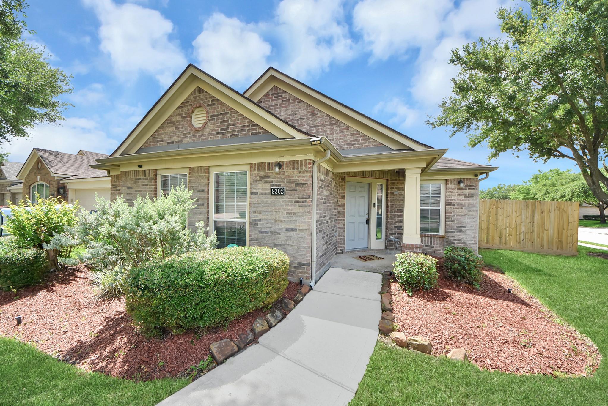 9302 Water Edge Point Lane