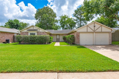 Photo of 2915 Early Turn Drive, Webster, TX 77598 (MLS # 31123827)