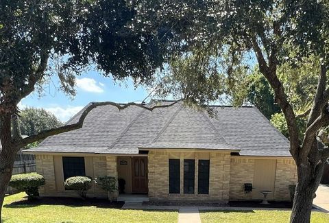 Photo of 317 Raintree Lane, Lake Jackson, TX 77566 (MLS # 69743631) Photo of 317 Raintree Lane, Lake Jackson, TX 77566 (MLS # 69743631)